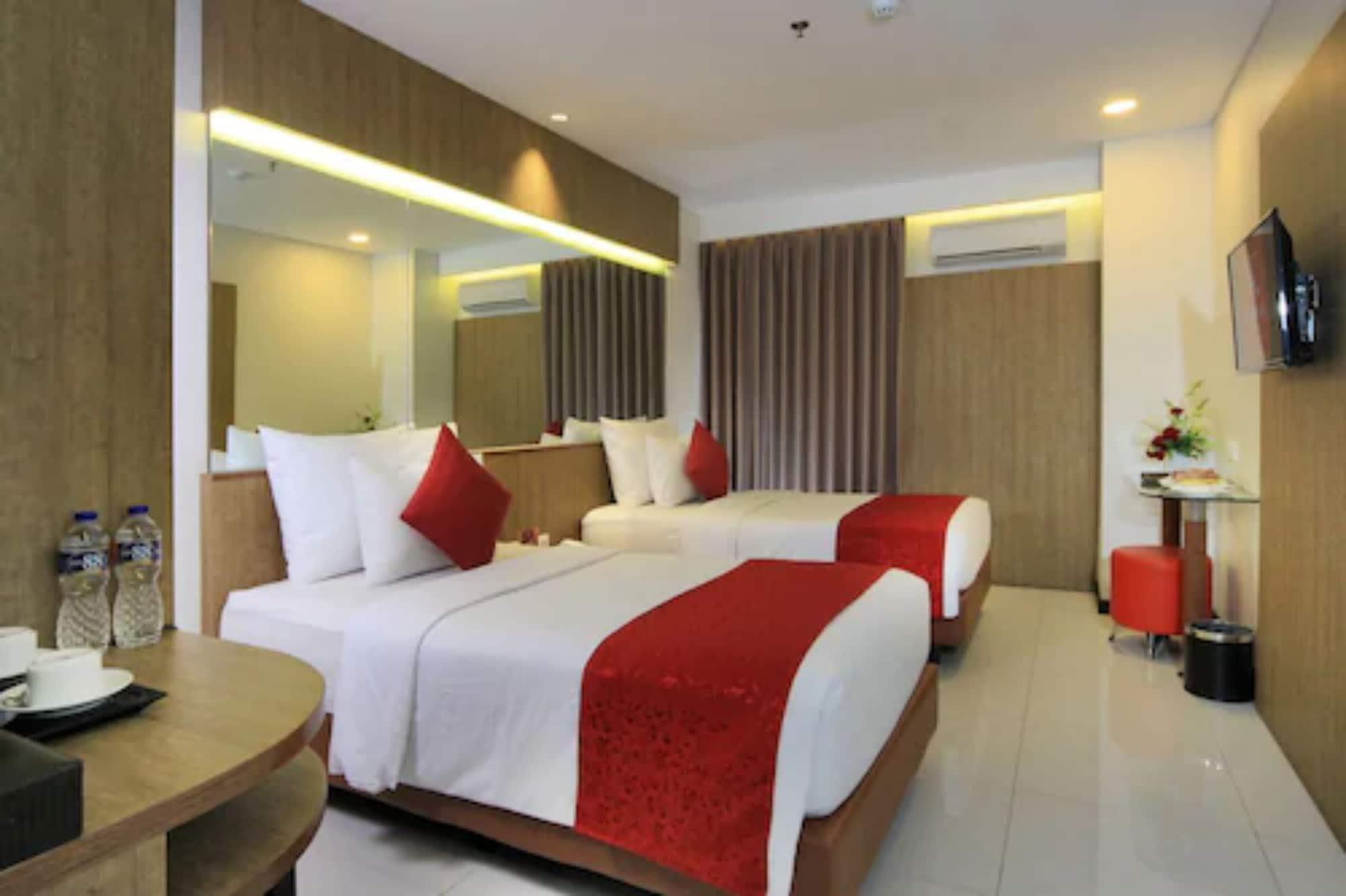 West Point Hotel Bandung Exterior photo
