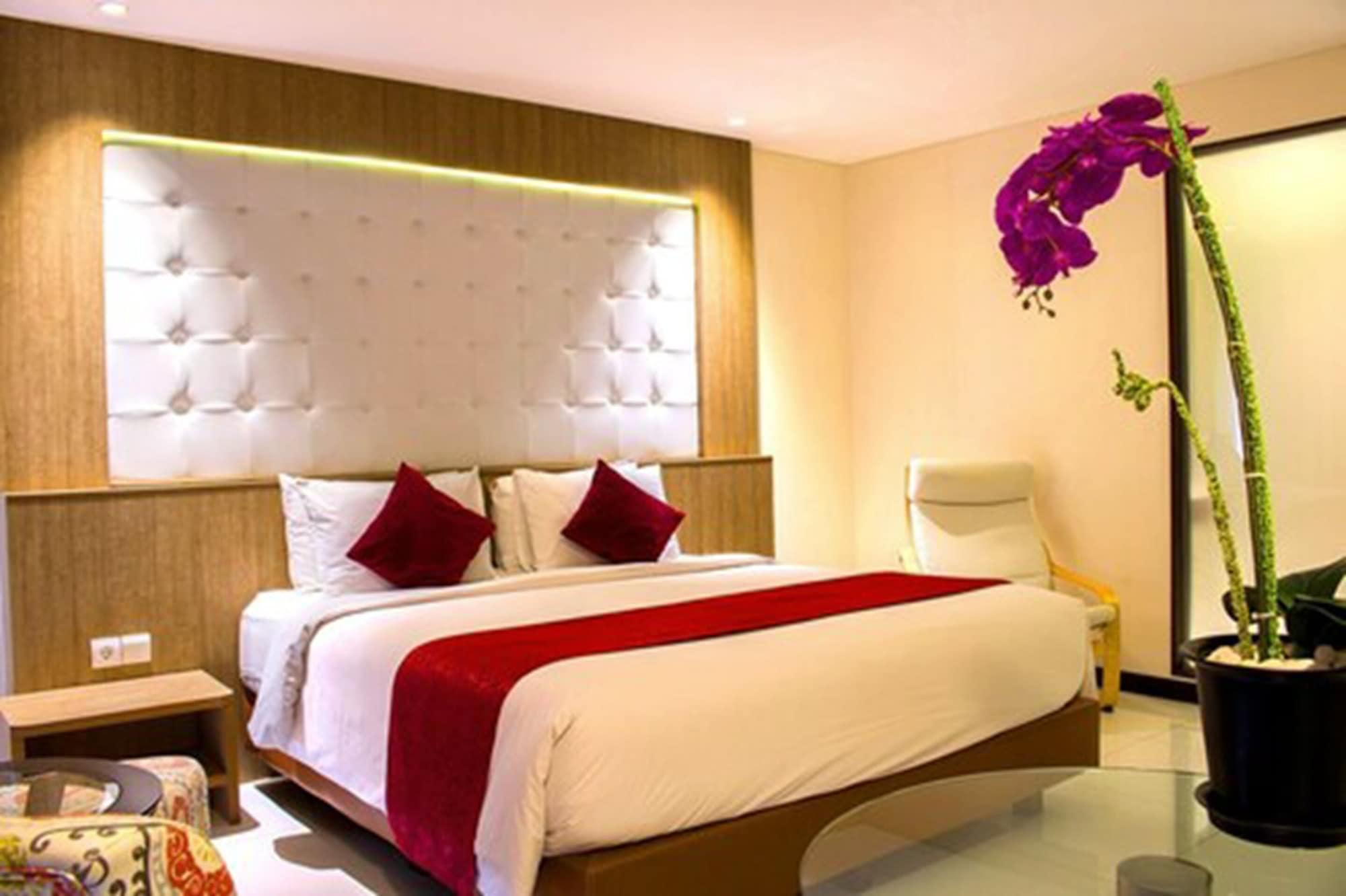West Point Hotel Bandung Exterior photo