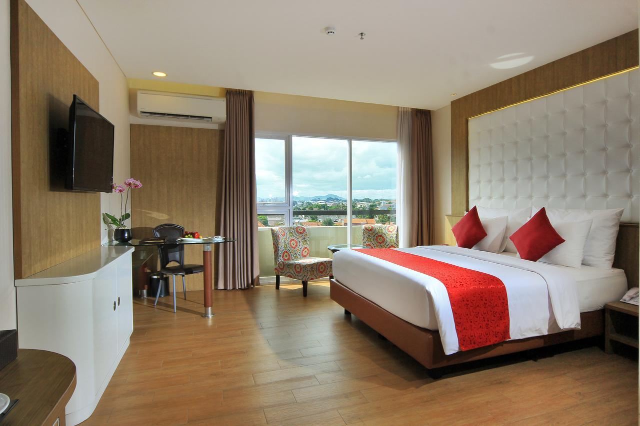 West Point Hotel Bandung Exterior photo