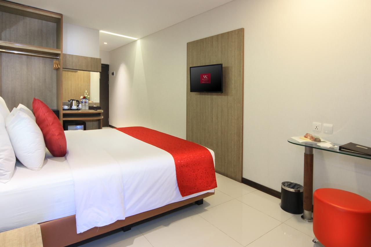 West Point Hotel Bandung Exterior photo