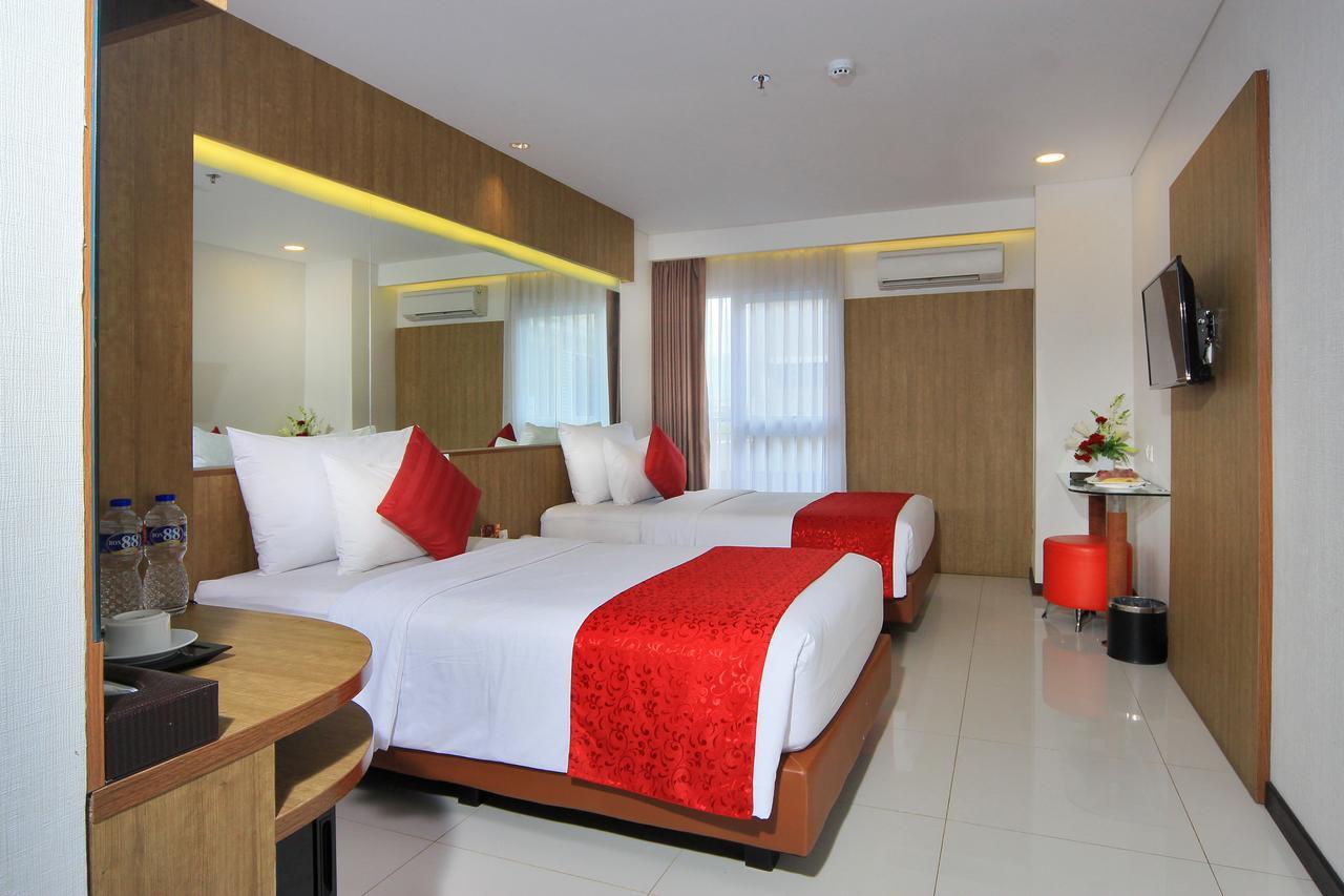 West Point Hotel Bandung Exterior photo