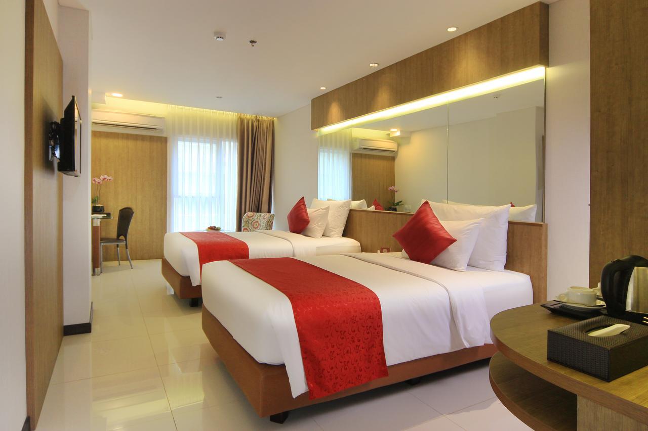 West Point Hotel Bandung Exterior photo