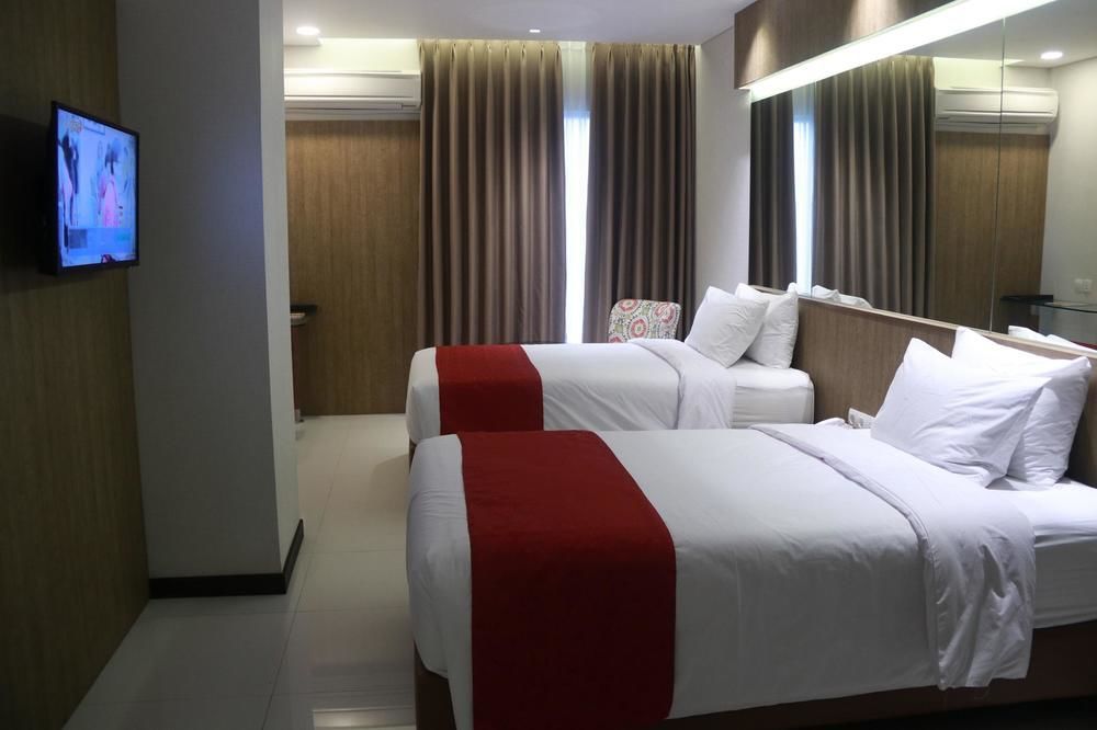 West Point Hotel Bandung Exterior photo