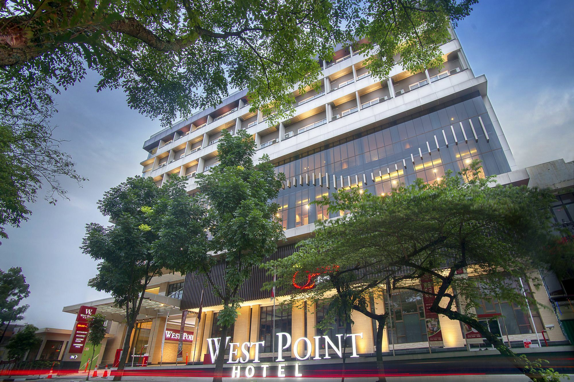 West Point Hotel Bandung Exterior photo