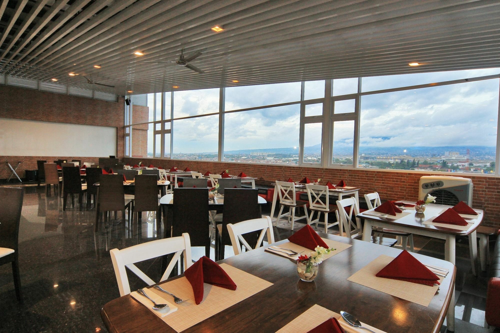 West Point Hotel Bandung Exterior photo