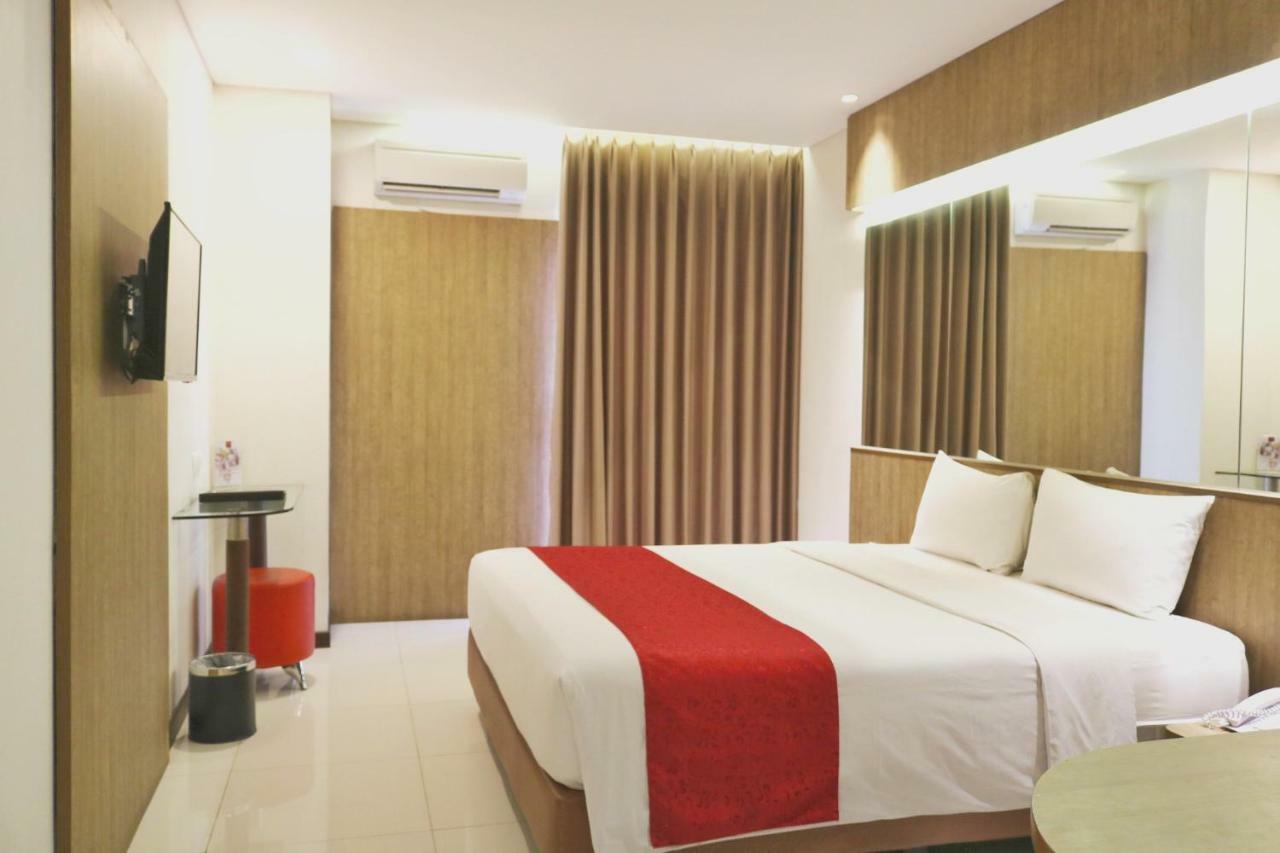 West Point Hotel Bandung Exterior photo