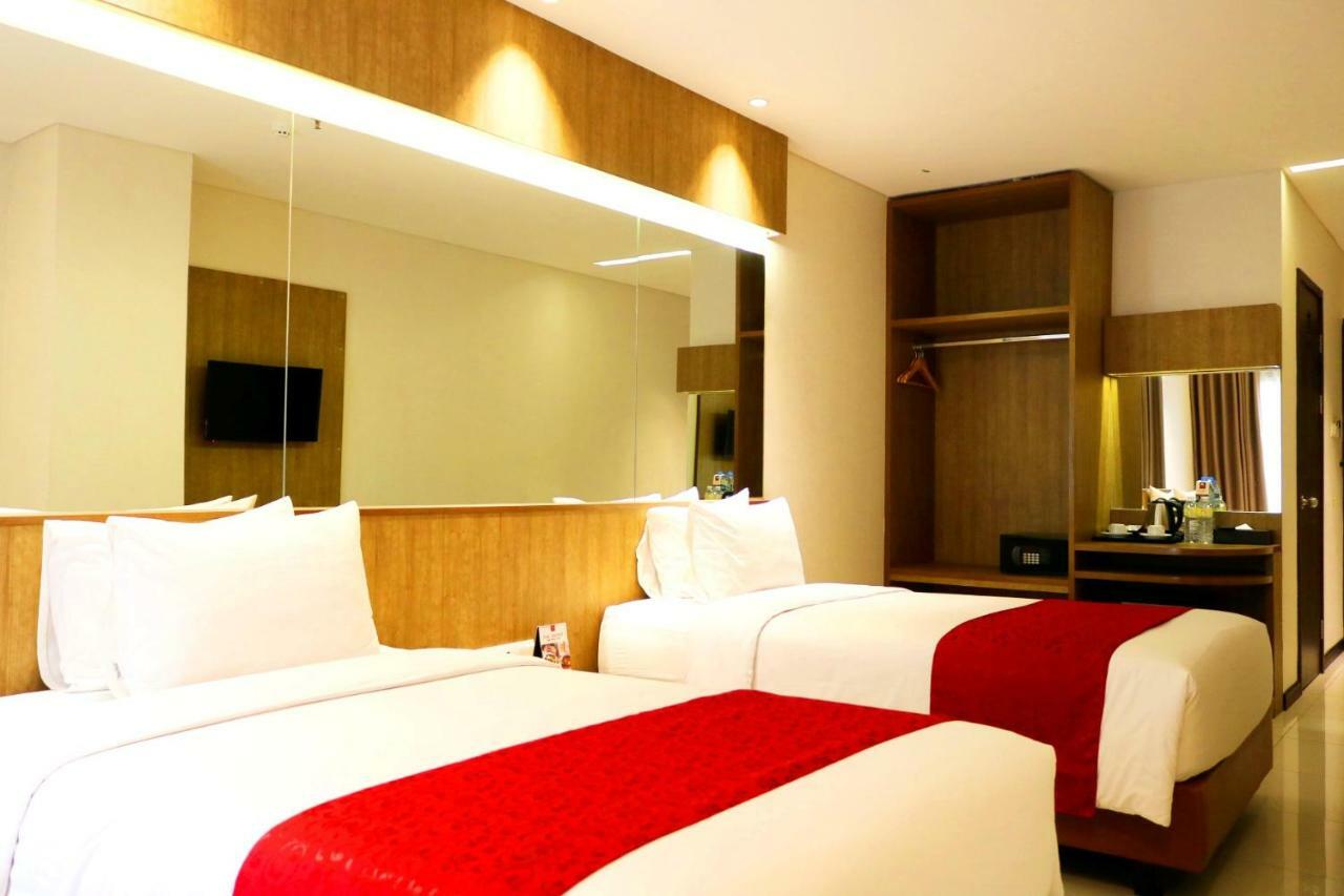 West Point Hotel Bandung Exterior photo